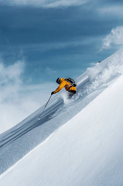 Ross Woodhall Fotografie Mid adult male skier speeding downhill,, Ross Woodhall, 26.7 × 40 cm