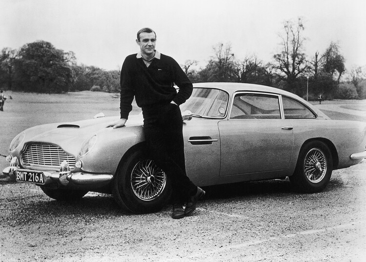 Bettmann Fotografie Sean Connery with 007's Aston Martin, Bettmann, 40 × 30 cm